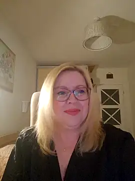 Snapshot of JanieLight53 chatting on 04/01/26, 07:44 JanieLight53 online show from 04/01/26, 07:44