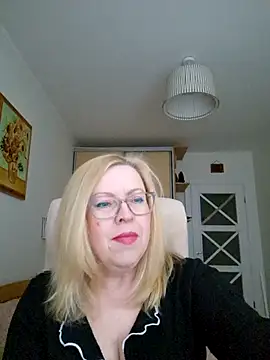 Snapshot of JanieLight53 chatting on 03/28/26, 03:24 JanieLight53 online show from 03/28/26, 03:24