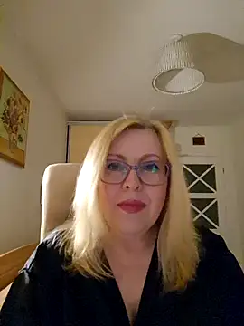 Snapshot of JanieLight53 chatting on 04/11/26, 06:22 JanieLight53 online show from 04/11/26, 06:22