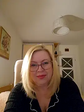 Snapshot of JanieLight53 chatting on 03/26/26, 09:24 JanieLight53 online show from 03/26/26, 09:24