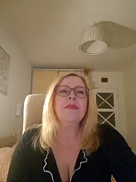 Snapshot of JanieLight53 chatting on 03/30/26, 05:36 JanieLight53 online show from 03/30/26, 05:36