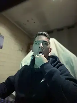 Cr1sXPorn online show from 04/23/26, 12:39