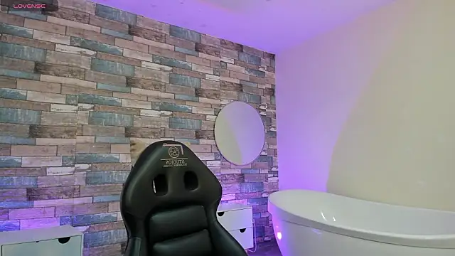 Snapshot of JUSTIN_TAY1 chatting on 03/26/26, 11:41 JUSTIN TAY1 online show from 03/26/26, 11:41