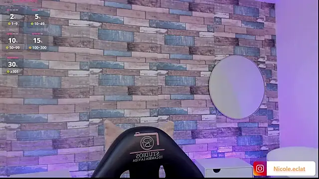 Snapshot of cloe_1tay chatting on 04/06/26, 03:13 cloe 1tay online show from 04/06/26, 03:13