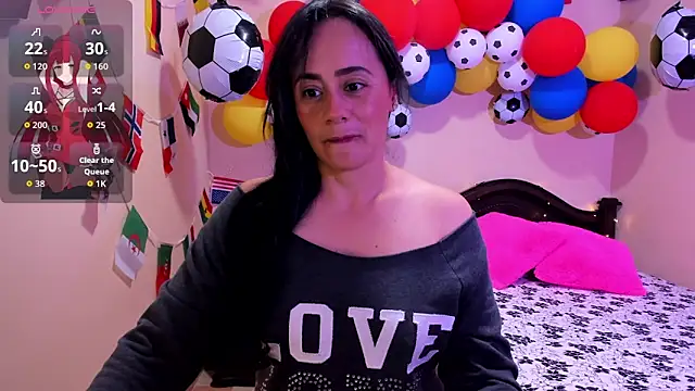 Snapshot of sara_florez12 chatting on 06/16/26, 10:48 sara florez12 online show from 06/16/26, 10:48