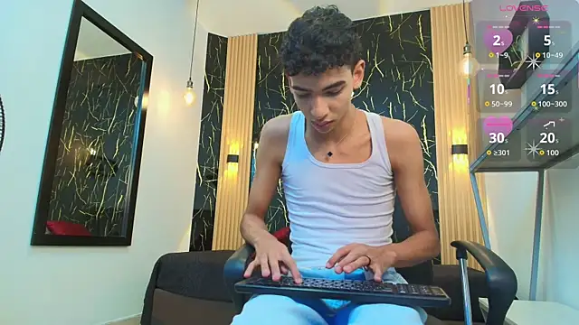 Snapshot of ValeriHot_1 chatting on 05/24/26, 02:44 ValeriHot 1 online show from 05/24/26, 02:44