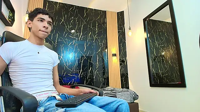 ValeriHot 1 online show from 04/08/26, 02:57