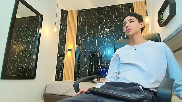 ValeriHot 1 online show from 04/13/26, 02:48