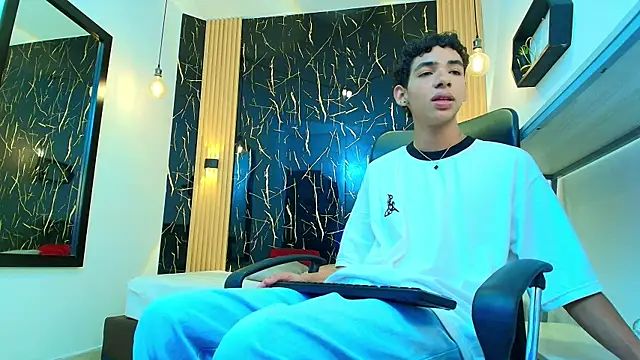 ValeriHot 1 online show from 04/22/26, 03:02