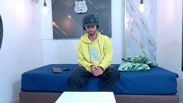 KingOfTemptation online show from 06/18/26, 03:49