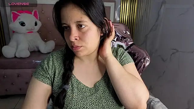 sara tellez s online show from 06/05/26, 03:11