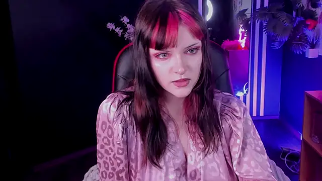 EsterTwilight online show from 06/16/26, 04:07