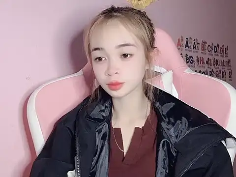 Odile068 online show from 03/12/26, 04:44