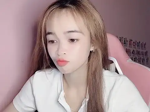 Odile068 online show from 04/17/26, 05:16