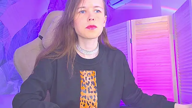 Snapshot of AriaGracen chatting on 04/08/26, 11:44 AriaGracen online show from 04/08/26, 11:44