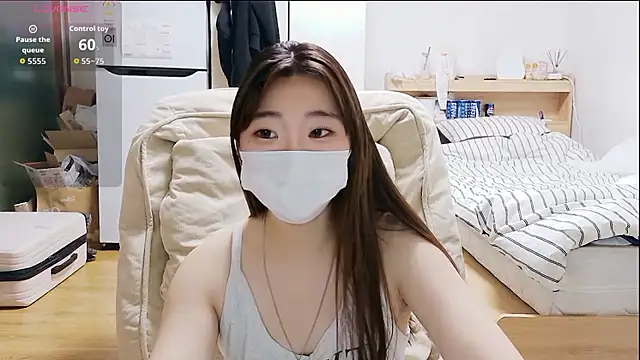 Berry Chuu online show from 05/05/26, 09:18