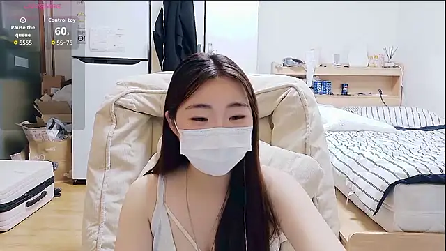Berry Chuu online show from 05/04/26, 06:11