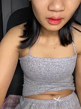 -Lilyn- online show from 04/23/26, 04:08