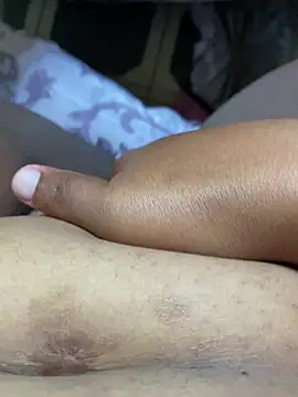 Snapshot of bumbmam chatting on 03/07/26, 11:05 bumbmam online show from 03/07/26, 11:05