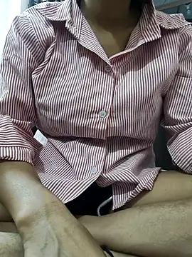 Snapshot of nidhii_nude chatting on 04/13/26, 05:39 nidhii nude online show from 04/13/26, 05:39