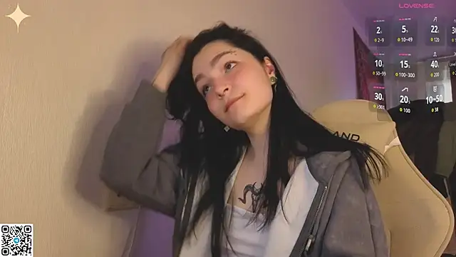 Luna Moon13 online show from 04/15/26, 01:00