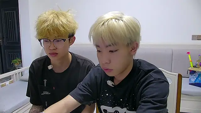 Chili-001 online show from 04/04/26, 09:49