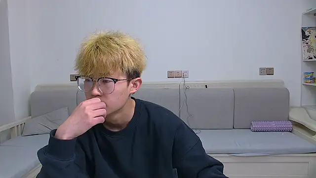 Chili-001 online show from 03/18/26, 10:40