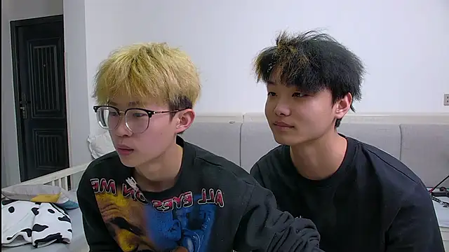 Chili-001 online show from 03/15/26, 10:33