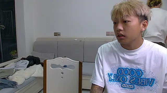 Chili-001 online show from 03/24/26, 06:46