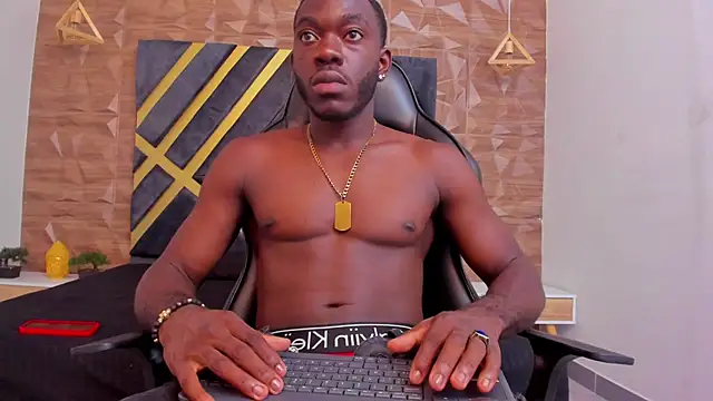 Snapshot of Oliver_Laurent_ chatting on 03/12/26, 11:09 Oliver Laurent online show from 03/12/26, 11:09