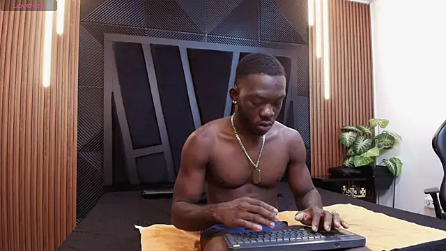 Snapshot of Oliver_Laurent_ chatting on 04/09/26, 12:11 Oliver Laurent online show from 04/09/26, 12:11