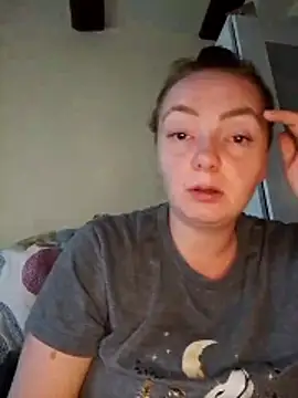 Snapshot of Bella-Monroe chatting on 04/10/26, 04:14 Bella-Monroe online show from 04/10/26, 04:14