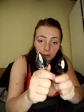 Snapshot of Bella-Monroe chatting on 04/03/26, 05:52 Bella-Monroe online show from 04/03/26, 05:52