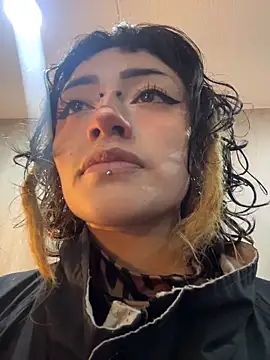 Snapshot of baby_akuma chatting on 03/26/26, 03:16 baby akuma online show from 03/26/26, 03:16