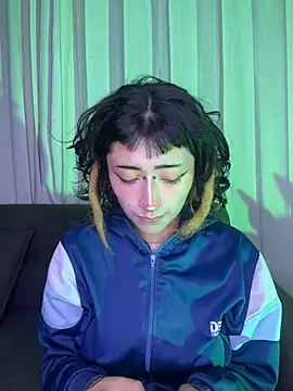 Snapshot of baby_akuma chatting on 03/27/26, 03:37 baby akuma online show from 03/27/26, 03:37