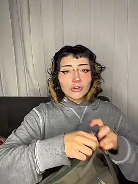 Snapshot of baby_akuma chatting on 03/21/26, 03:19 baby akuma online show from 03/21/26, 03:19