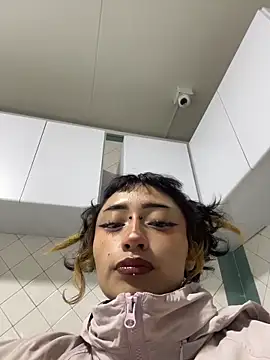 Snapshot of baby_akuma chatting on 03/24/26, 02:11 baby akuma online show from 03/24/26, 02:11