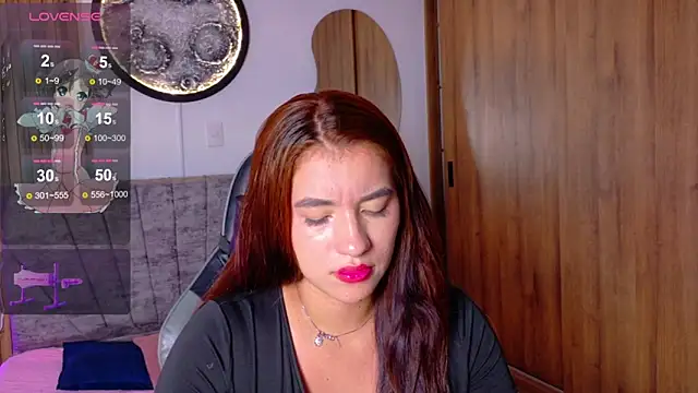 Snapshot of Victoria_Rous chatting on 06/22/26, 11:57 Victoria Rous online show from 06/22/26, 11:57