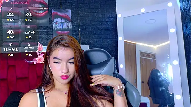 Snapshot of Victoria_Rous chatting on 07/18/26, 06:27 Victoria Rous online show from 07/18/26, 06:27