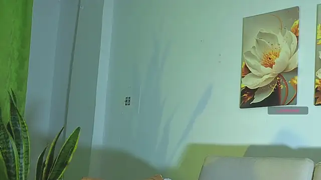 Viioletcollins online show from 04/15/26, 11:05