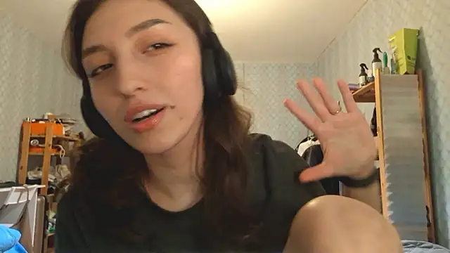 Snapshot of CindyLight chatting on 03/27/26, 04:19 CindyLight online show from 03/27/26, 04:19