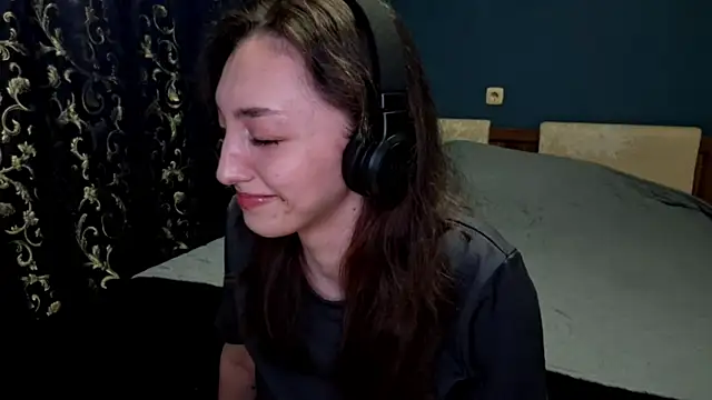 Snapshot of CindyLight chatting on 04/14/26, 03:50 CindyLight online show from 04/14/26, 03:50