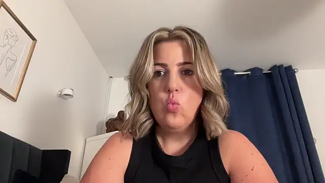 annabellewarick online show from 05/25/26, 08:51