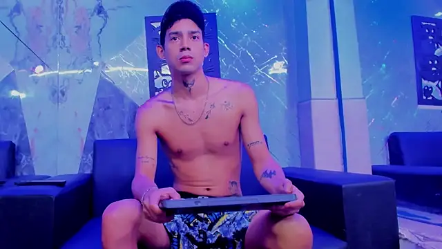 Snapshot of mathewblessed chatting on 04/14/26, 12:21 mathewblessed online show from 04/14/26, 12:21