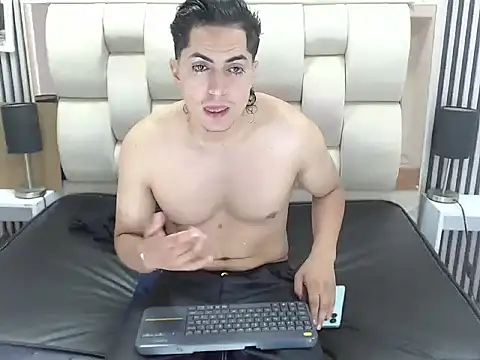 Alex Wolft online show from 06/17/26, 12:26