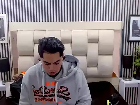 Alex Wolft online show from 04/03/26, 01:34