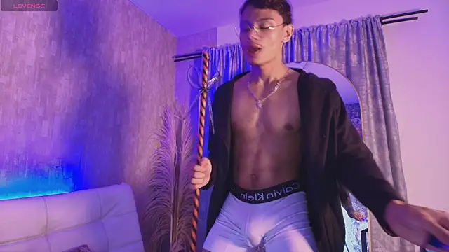 Snapshot of davis_saint chatting on 04/07/26, 11:34 davis saint online show from 04/07/26, 11:34