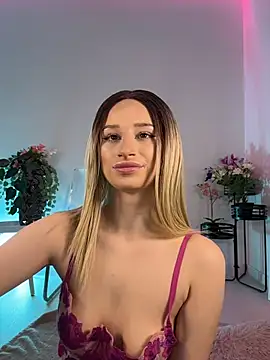 ScarletFlameee online show from 05/10/26, 05:55