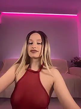 ScarletFlameee online show from 04/03/26, 07:42