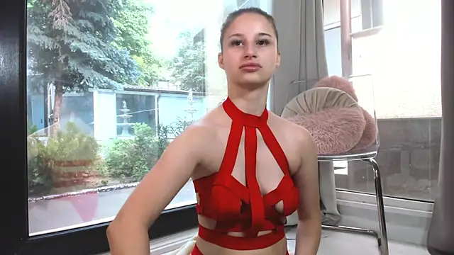 ScarletFlameee online show from 07/12/26, 05:41